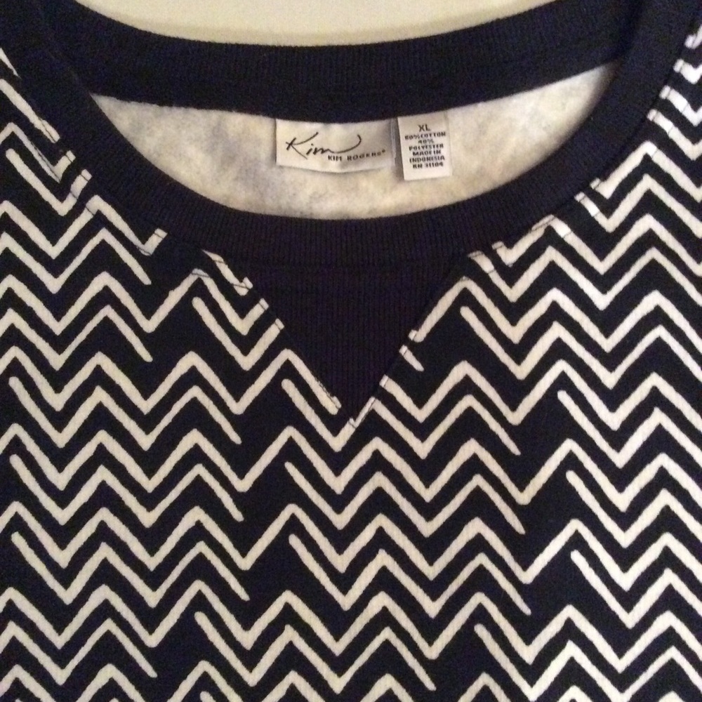 Kim Rogers XL black and white zig zag sweater